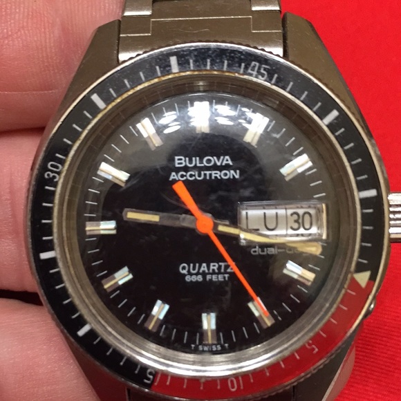 bulova accutron diver